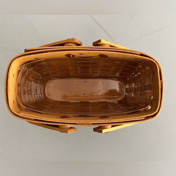 Longaberger 1998 Picture Perfect Sweetheart Basket w/purple accent weaves - Picture 6 of 9